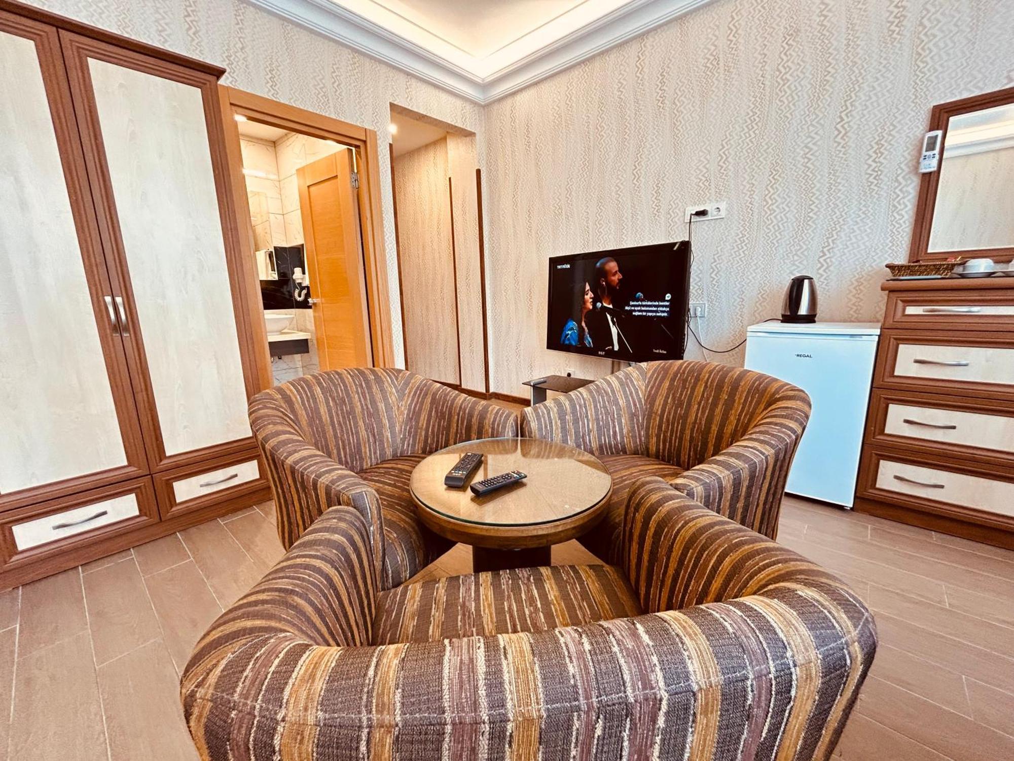 Otel Lily *
